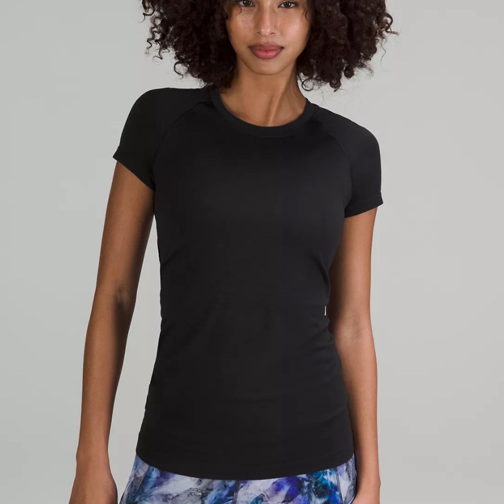 Lululemon Swiftly Tech Short Sleeve Black Size 2